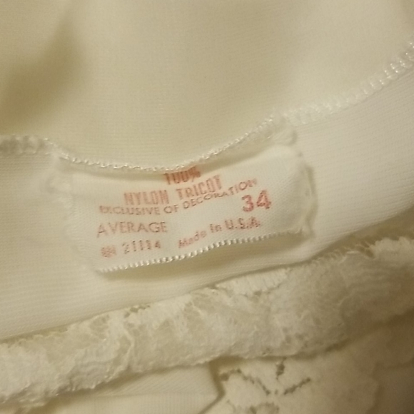 Vintage white slip size 34 average - Picture 3 of 3
